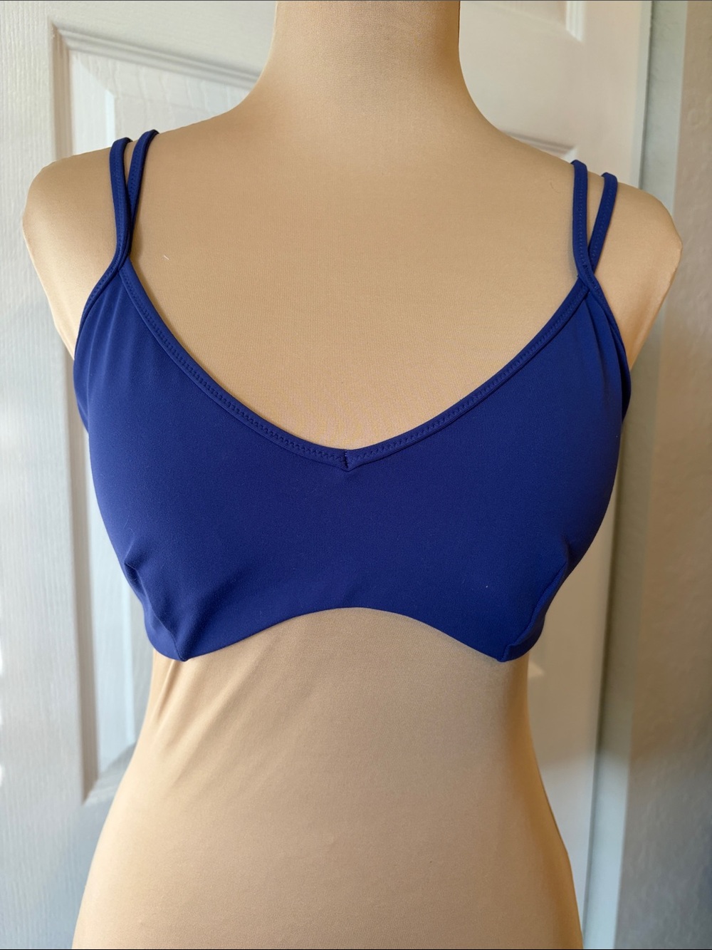 Fabletics sports bra light impact strappy size medium